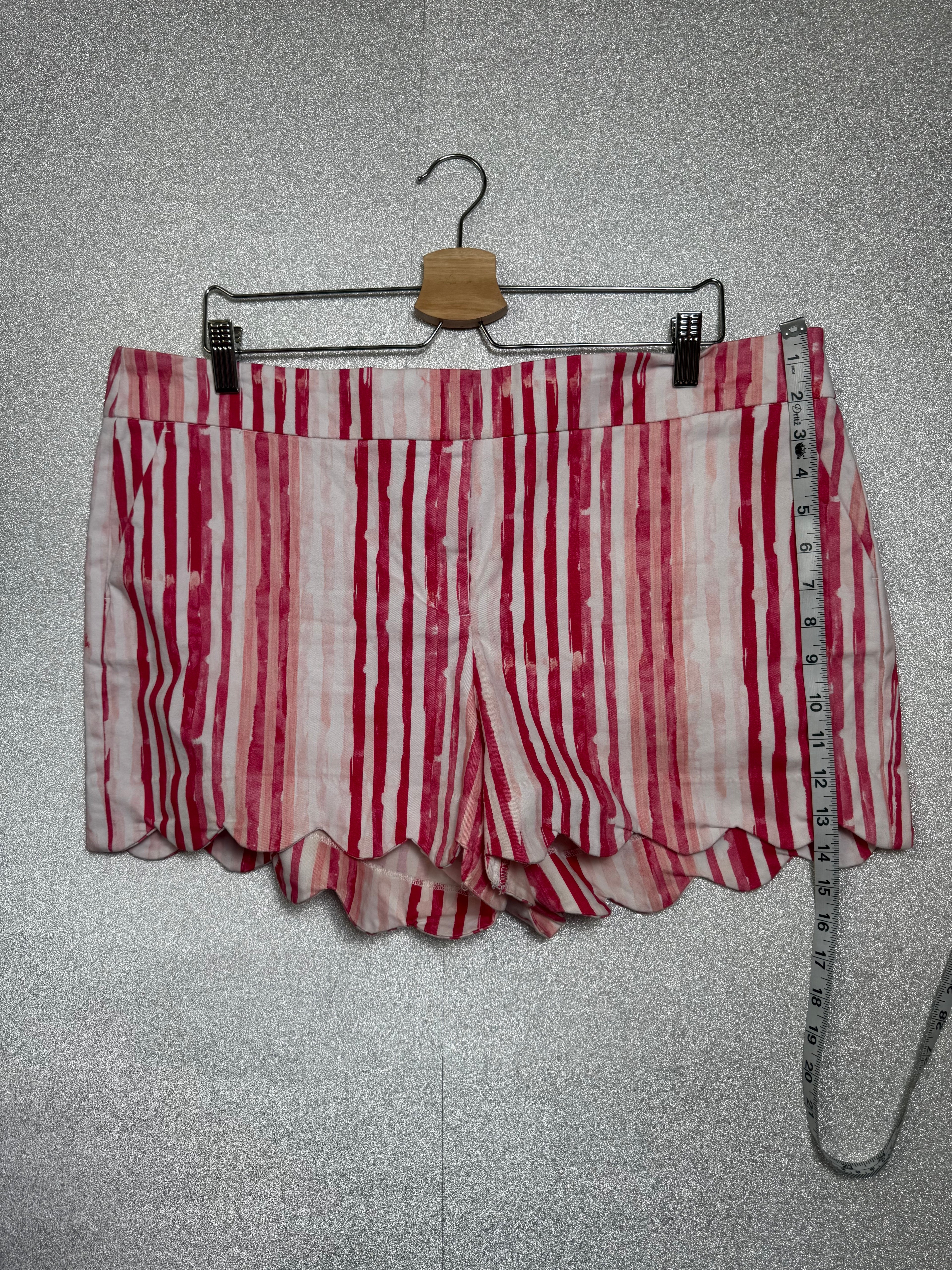 Crown & Ivy 98% Cotton 2% Spandex Size 16 Pink Red and White Striped Shorts with Scalloped Hem