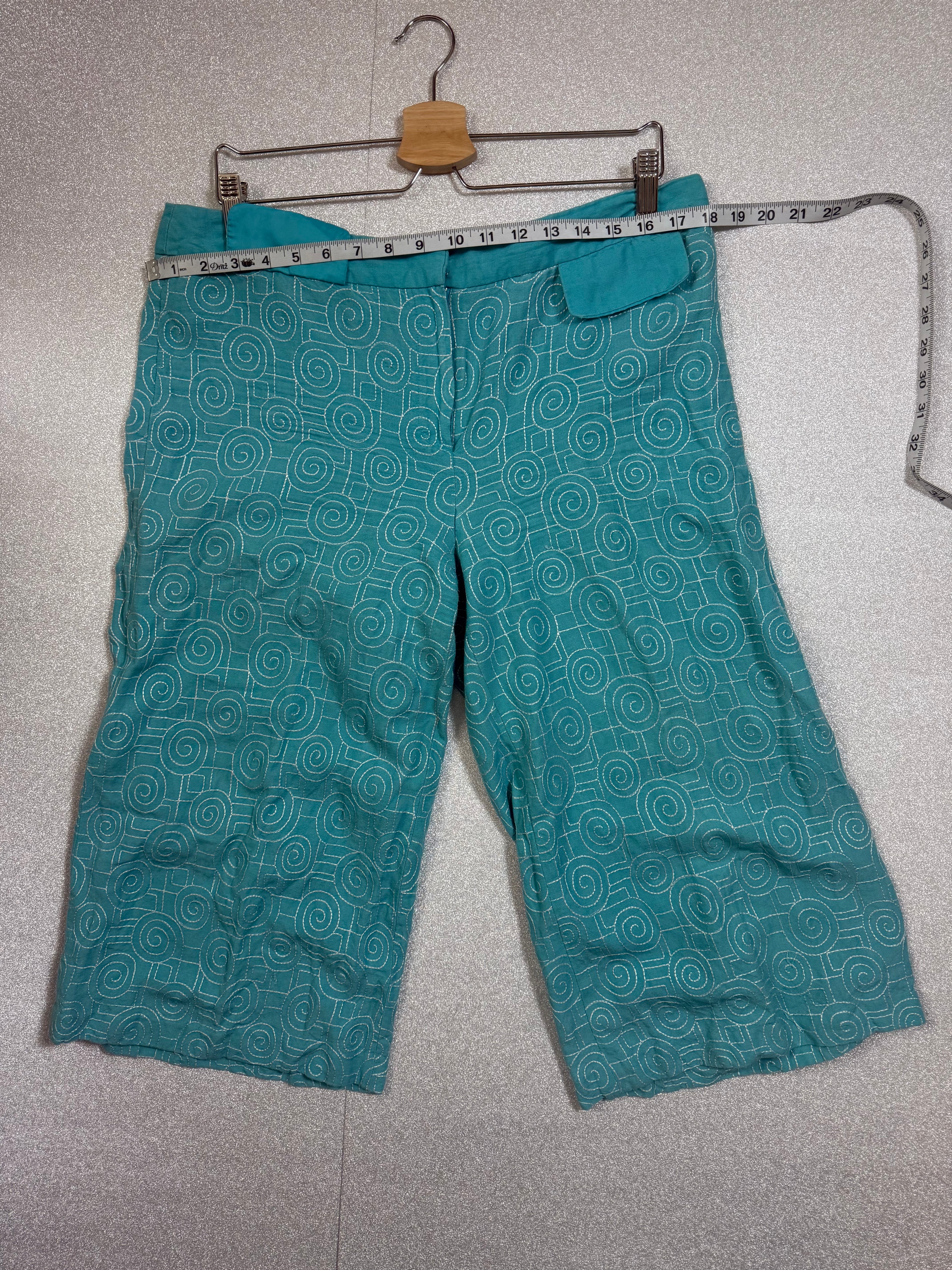 DT Collection 55% Linen 45% Rayon Size 10 Teal with Spiral Embroidery Capri Pants