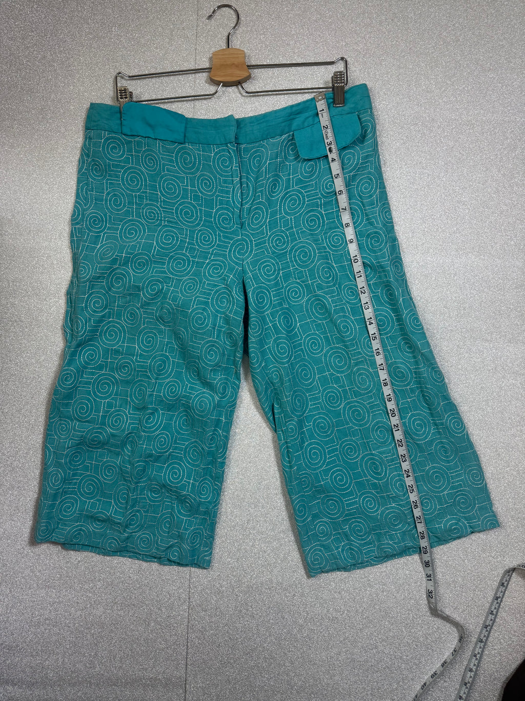 DT Collection 55% Linen 45% Rayon Size 10 Teal with Spiral Embroidery Capri Pants