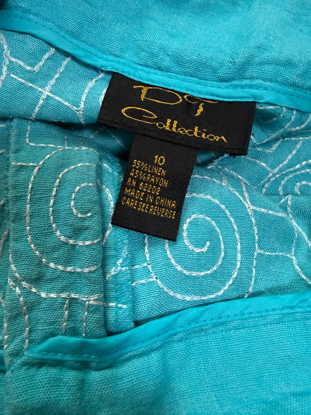 DT Collection 55% Linen 45% Rayon Size 10 Teal with Spiral Embroidery Capri Pants