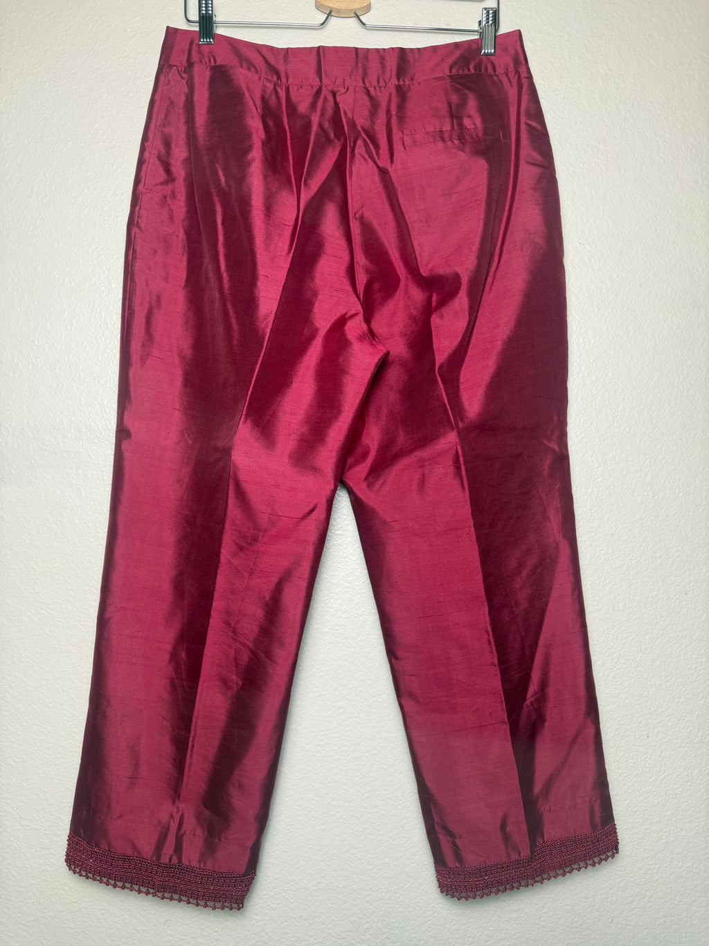 Willi Smith 100% Silk Size 14 Merlot Capri Pants with Beaded Trim