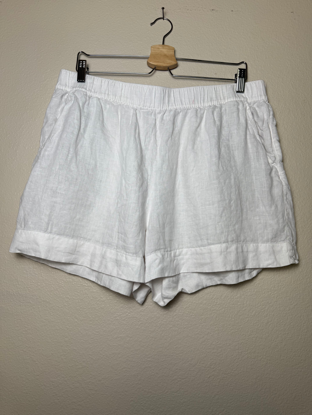 C&C California 100% Linen XL White Shorts