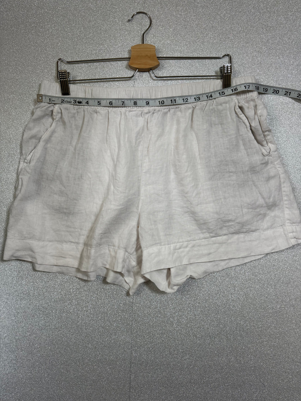 C&C California 100% Linen XL White Shorts