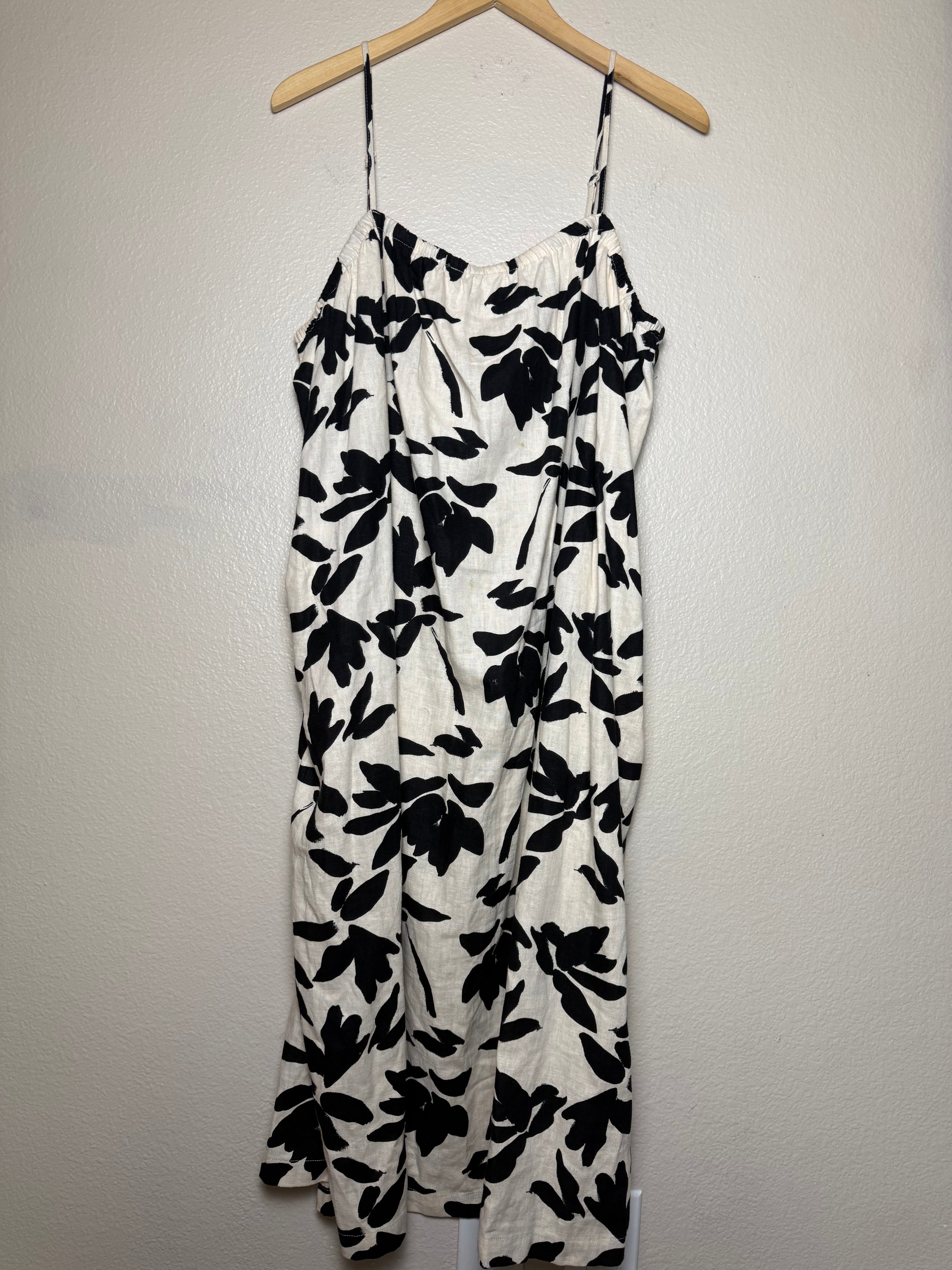 A New Day 55% Linen 45% Rayon 2XBlack and Off White Plant Print Spaghetti Strap Mini Dress