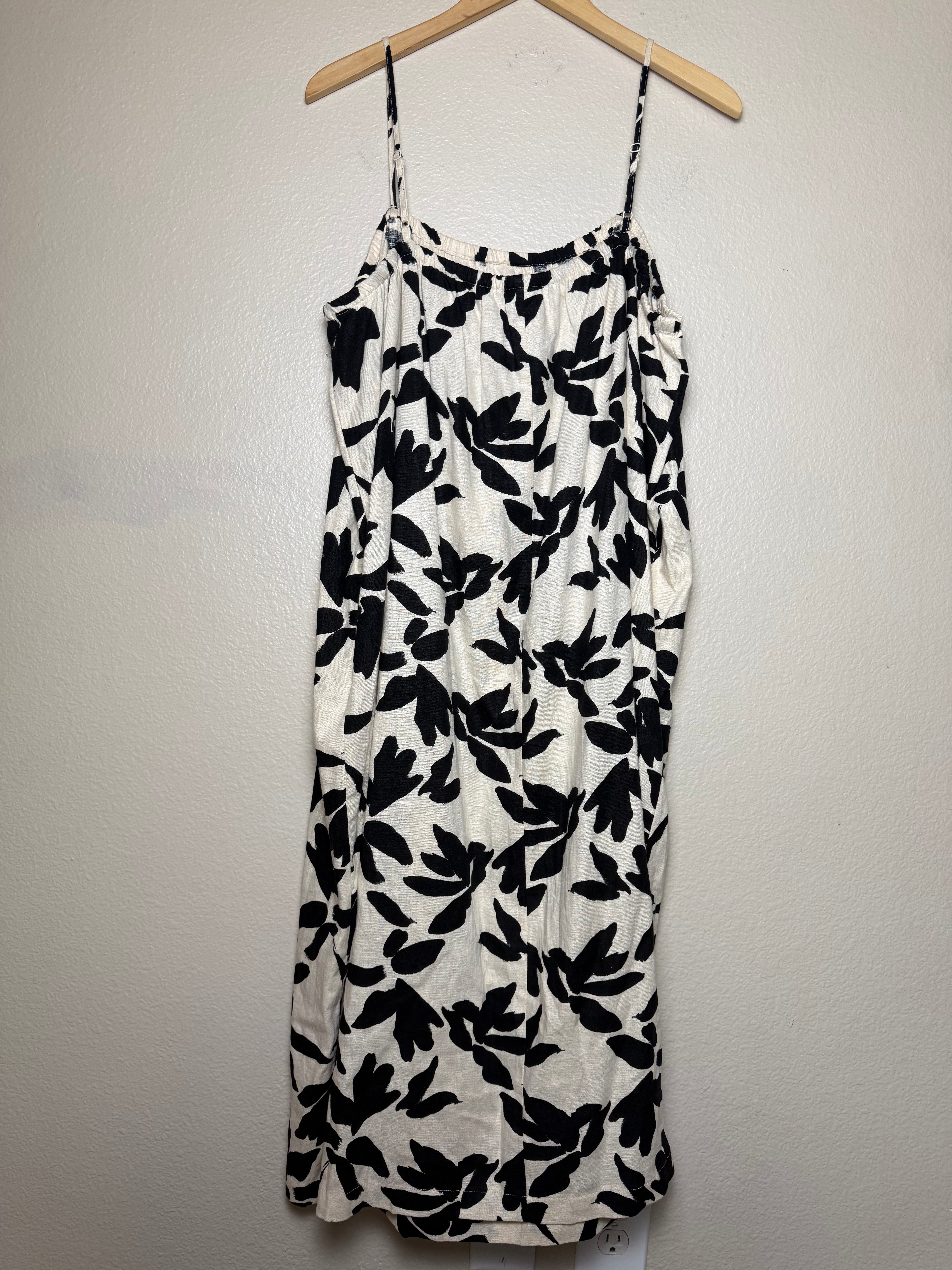 A New Day 55% Linen 45% Rayon 2XBlack and Off White Plant Print Spaghetti Strap Mini Dress