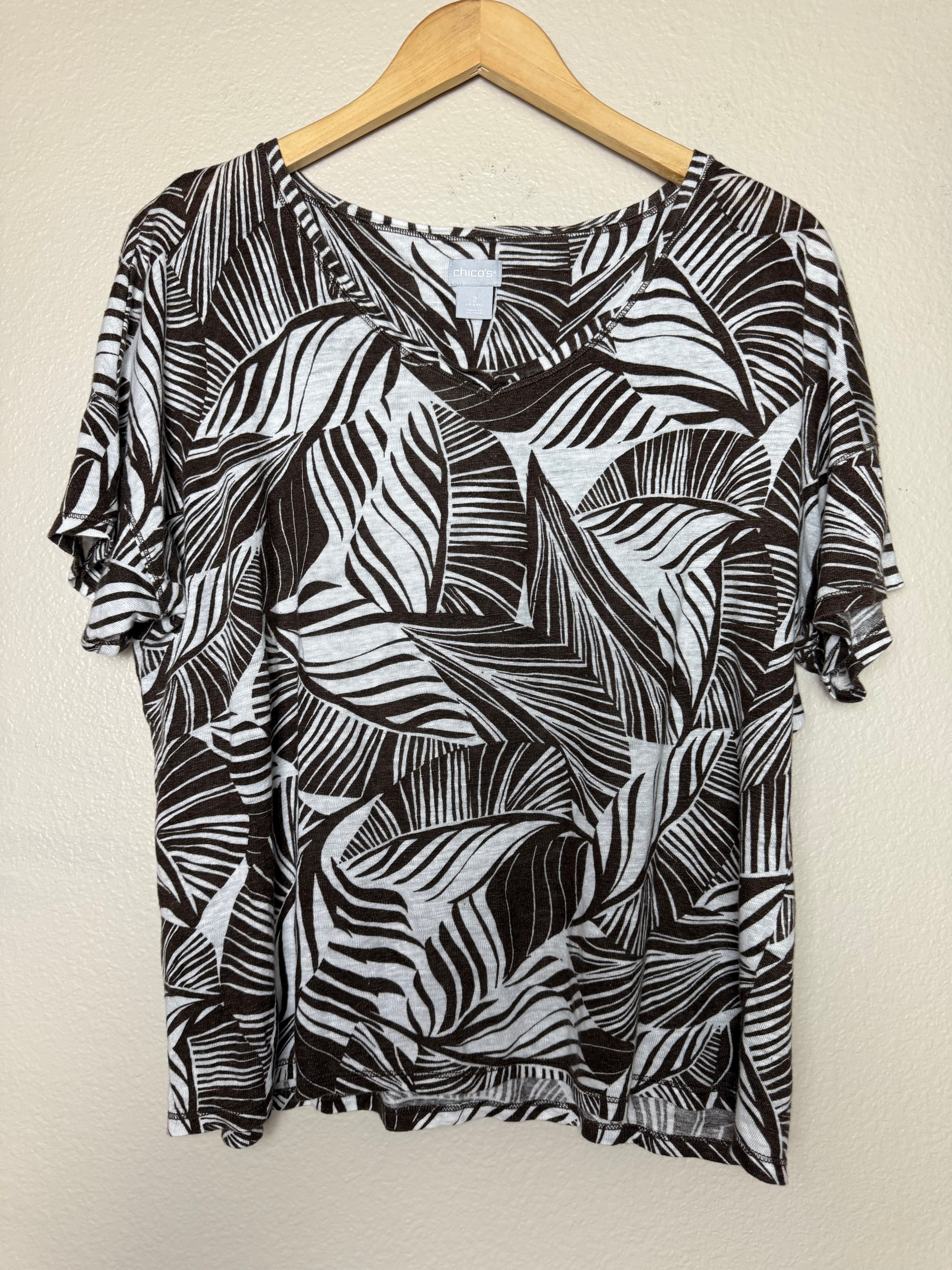 Chico's 100% Linen Size 2 (L, Size 12) Plant Print Short Sleeve Shirt