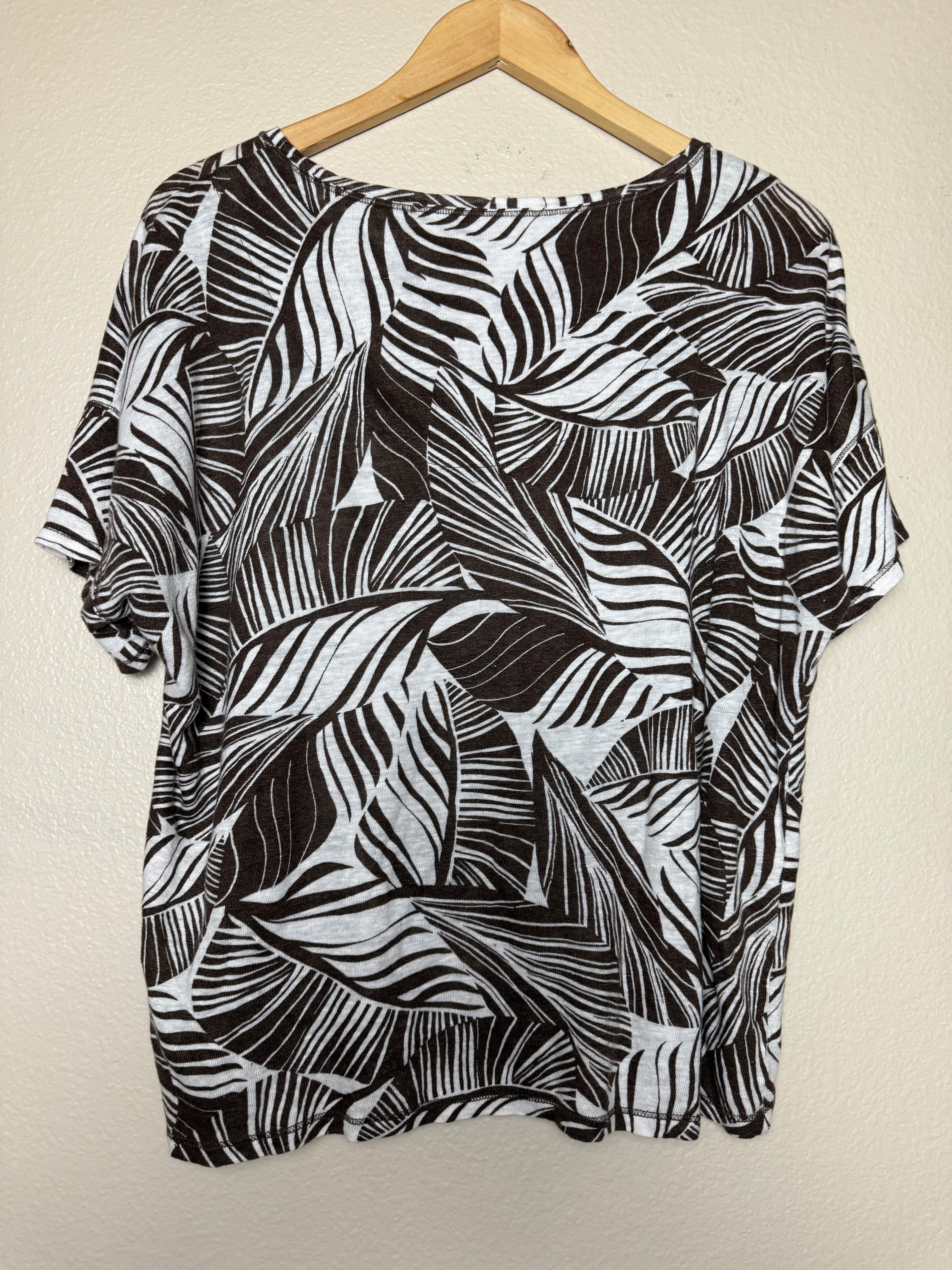 Chico's 100% Linen Size 2 (L, Size 12) Plant Print Short Sleeve Shirt
