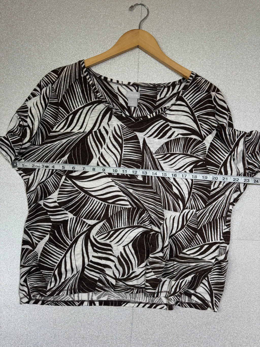 Chico's 100% Linen Size 2 (L, Size 12) Plant Print Short Sleeve Shirt