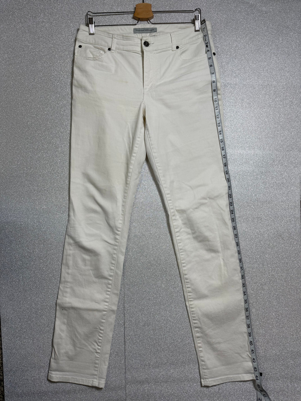 Chico's 98% Cotton 2% Spandex Size 1 (L, Size 10, Size 12) White Skinny Jeans