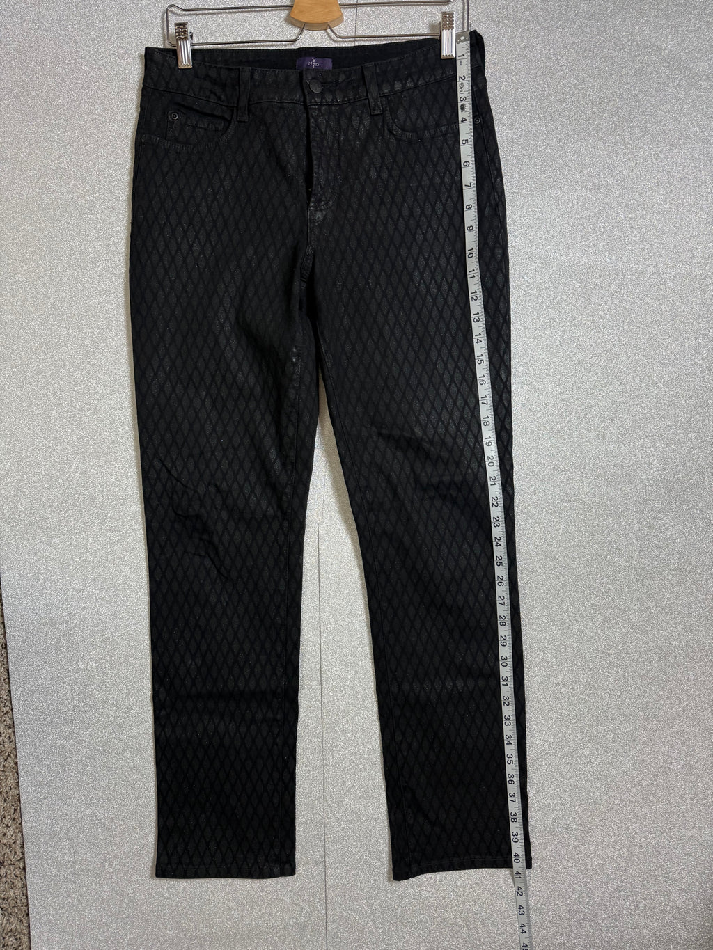 NYJD 96% Cotton 4% Spandex Size 8 Black Metallic Fish Net Design Skinny Jeans