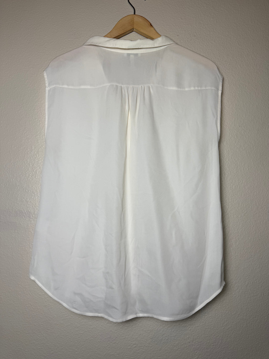 Joie 100% Silk L Off White Collared Button Down Tank Top