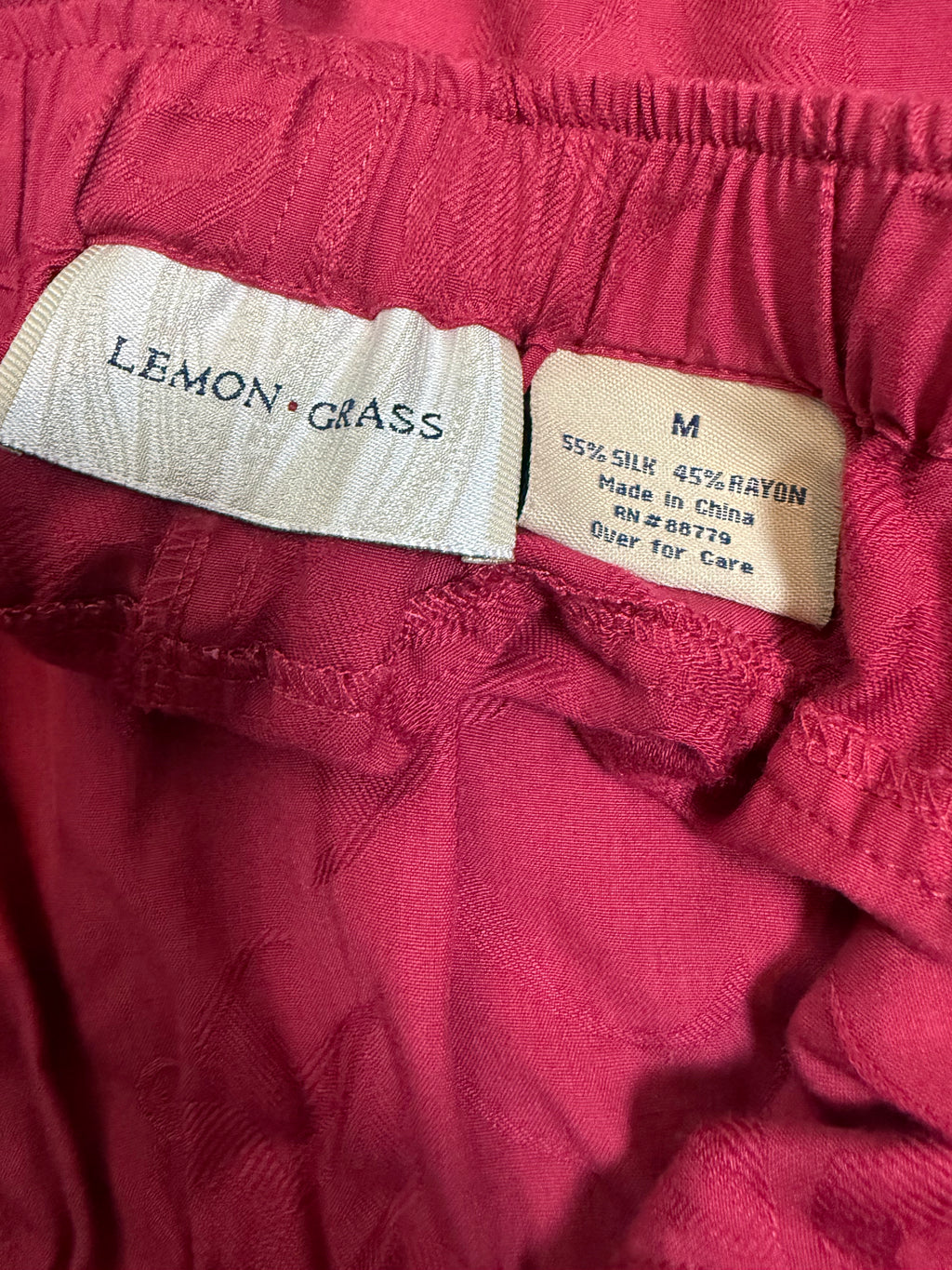 Lemon Grass 55% Silk 45% Rayon S M Red Flower Design Button Down Shirt and Capri Pants Set