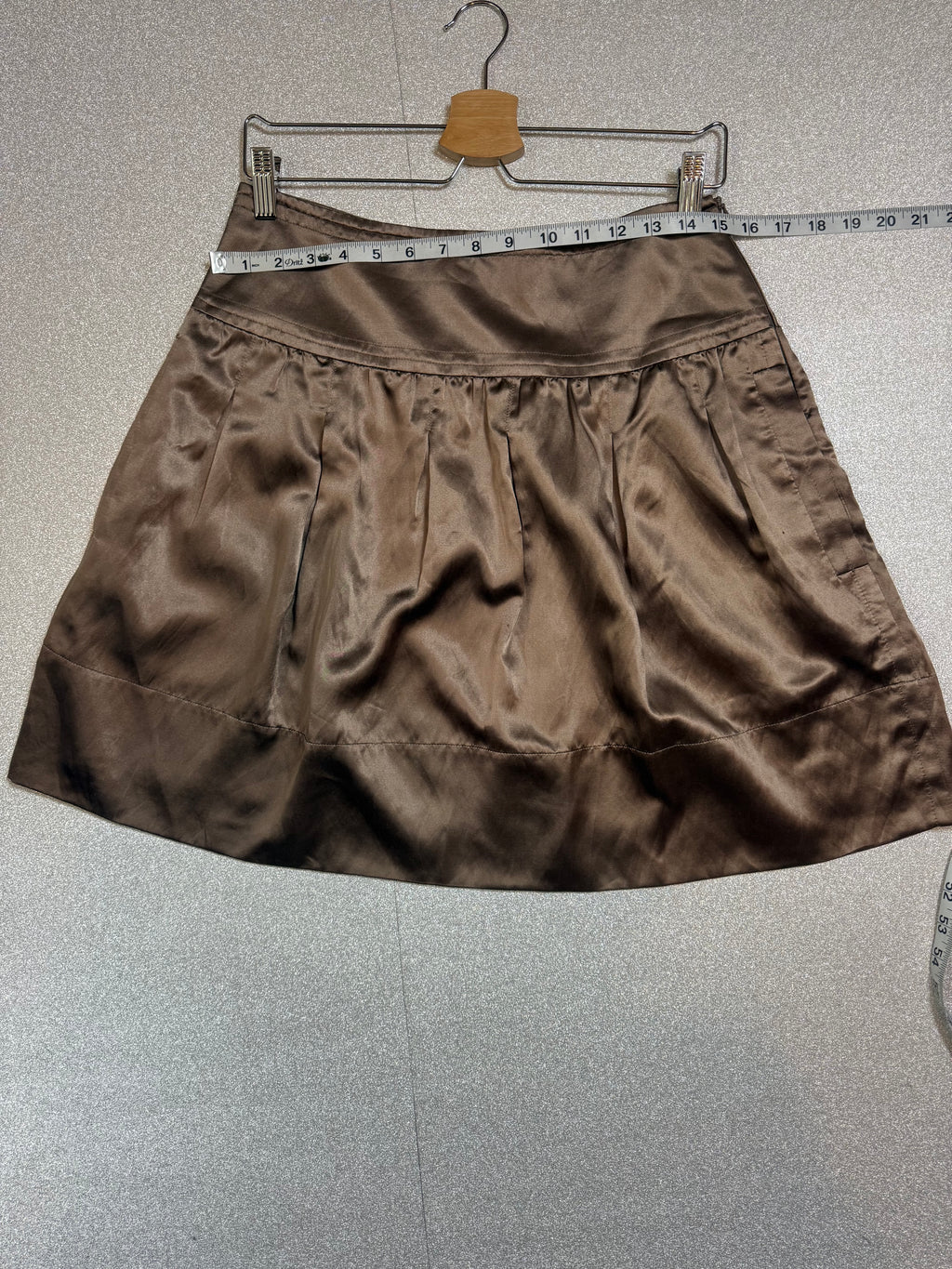BCBG MaxAzria 59% Silk 41% Cotton Size 4 Light Brown Satin Bubble Mini Skirt