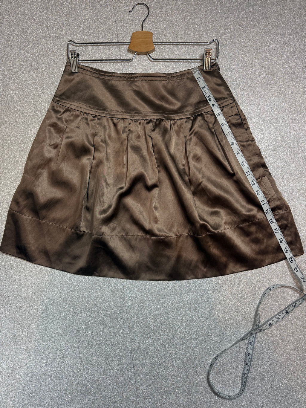 BCBG MaxAzria 59% Silk 41% Cotton Size 4 Light Brown Satin Bubble Mini Skirt