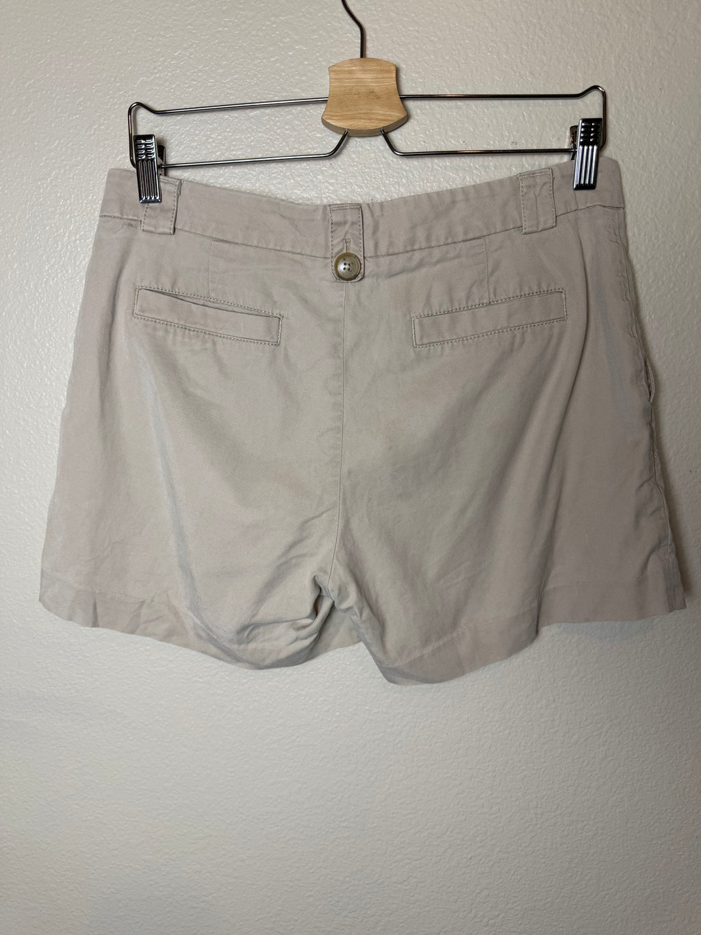Banana Republic 60% Tencel Lyocell 40% Cotton Size 8 Khaki Shorts