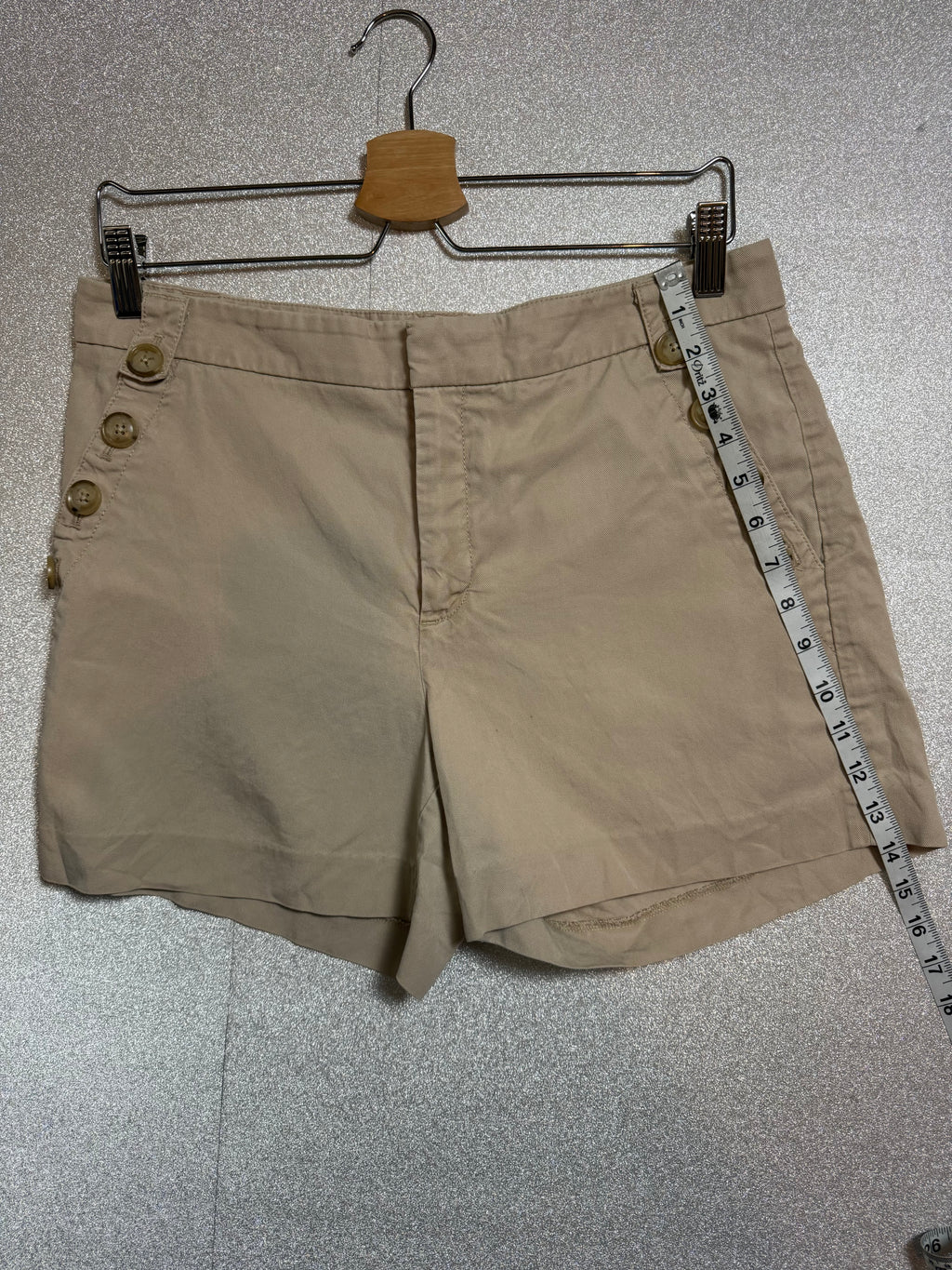 Banana Republic 60% Tencel Lyocell 40% Cotton Size 8 Khaki Shorts