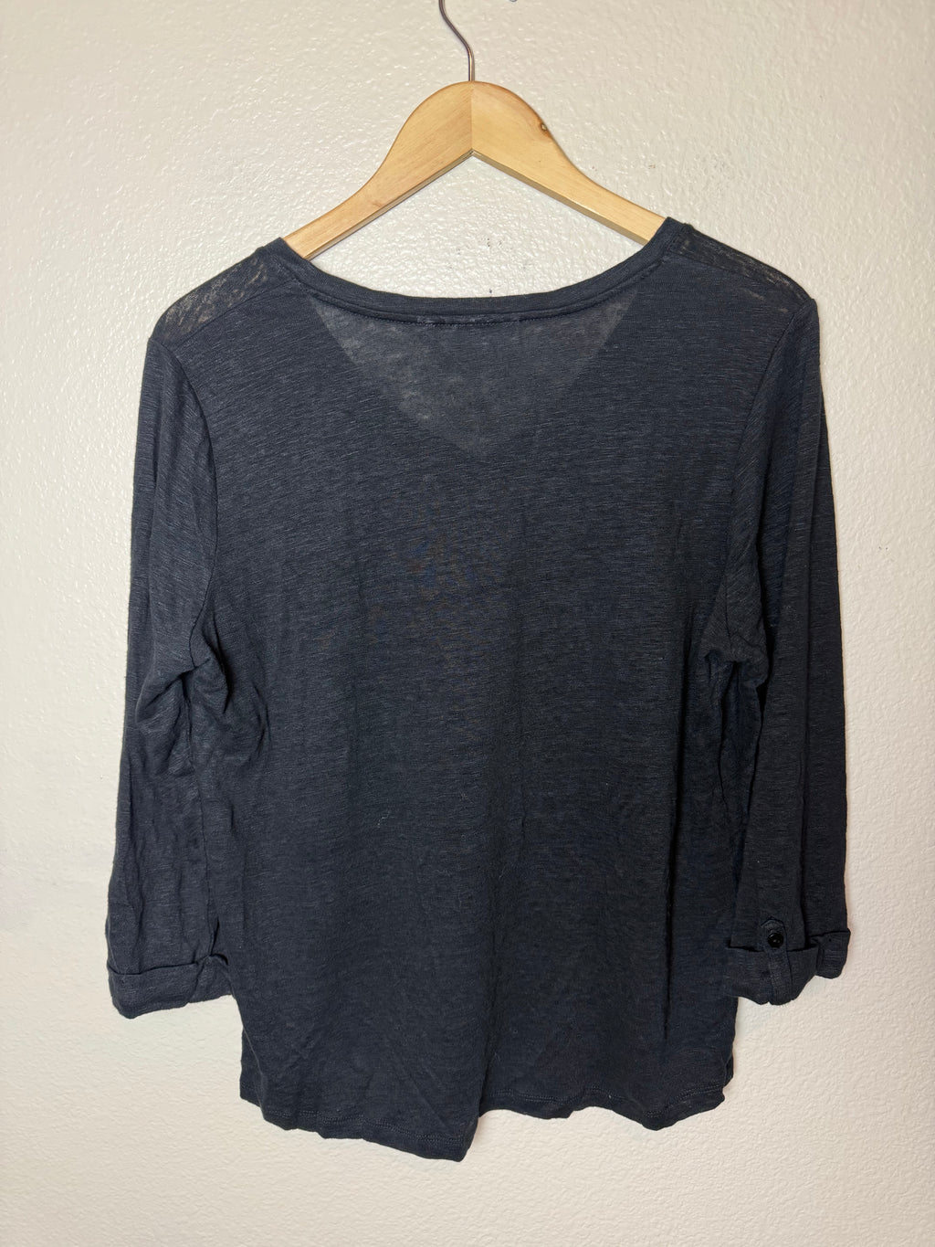 Chico's 100% Linen Size 2 (L) Black 3/4 Sleeve V-Neck Shirt