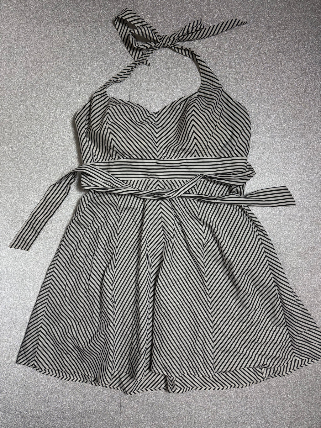 A. Byer 100% Cotton Size 15 (Size 14, Size 16) Black and White Chevron Halter Mini Dress