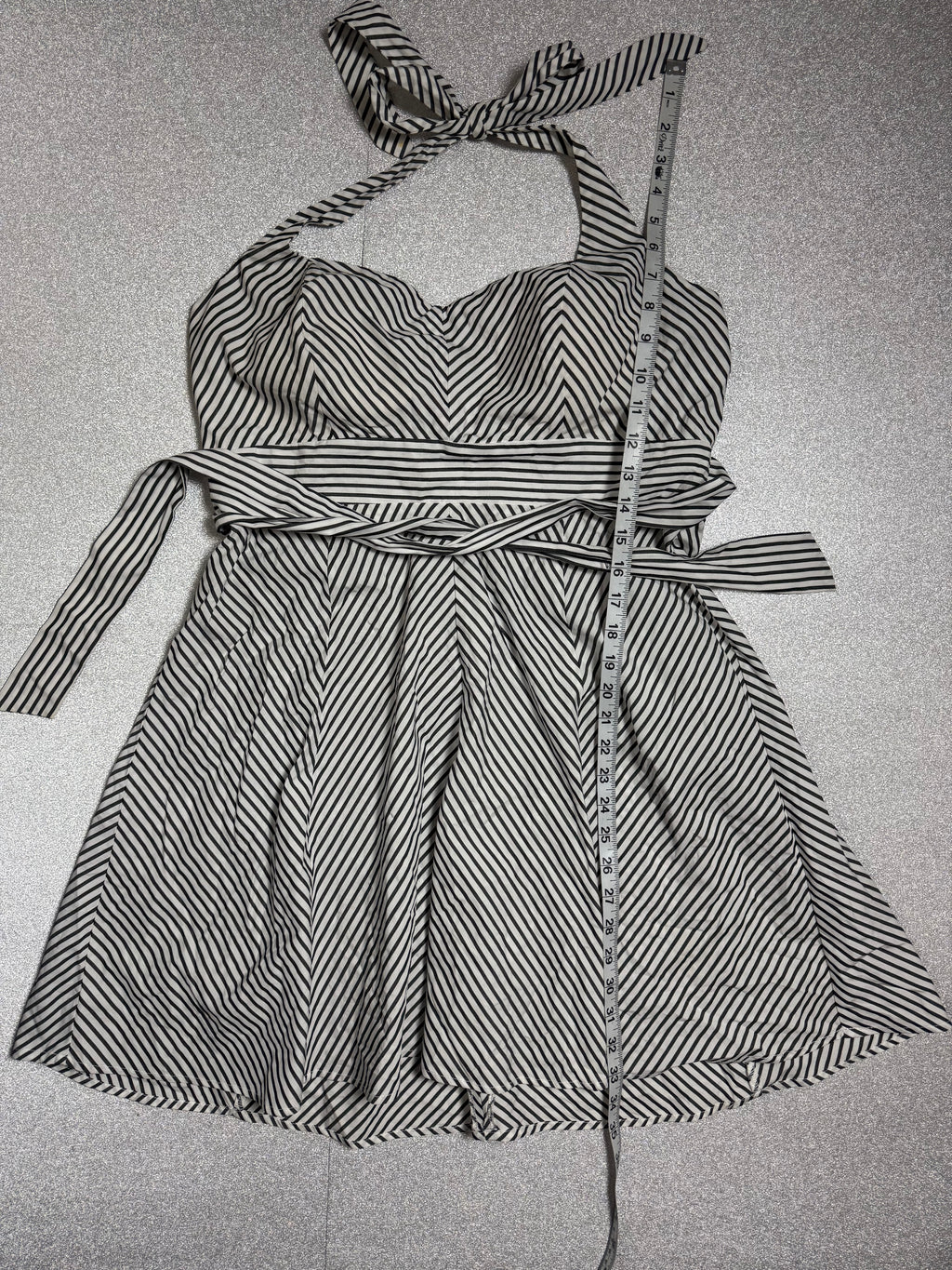 A. Byer 100% Cotton Size 15 (Size 14, Size 16) Black and White Chevron Halter Mini Dress