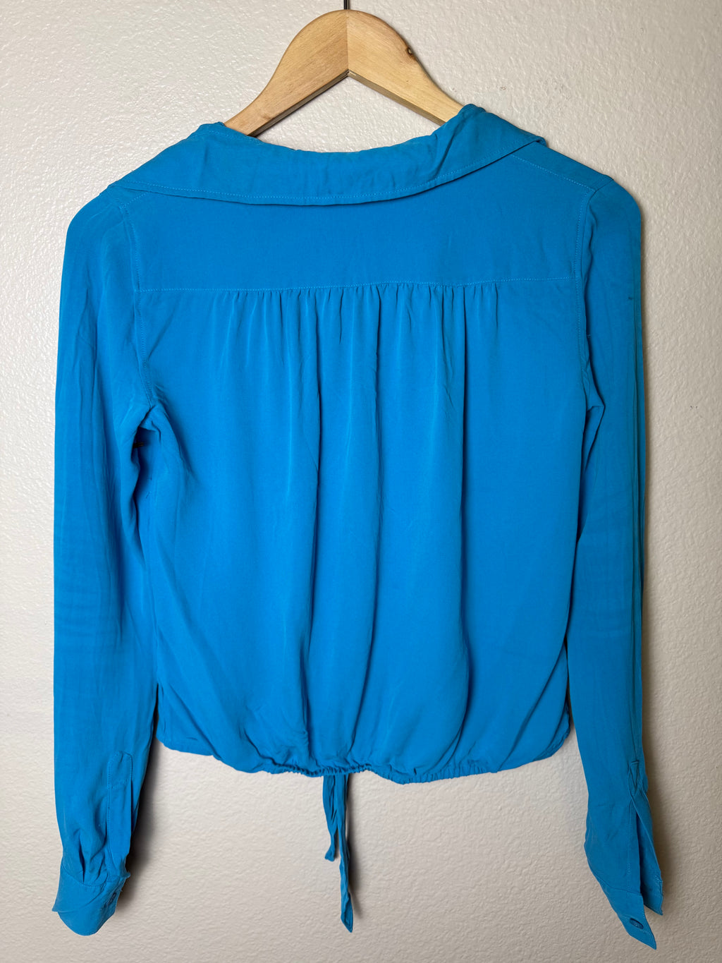 Theory 100% Silk S Blue Button Down Long Sleeve