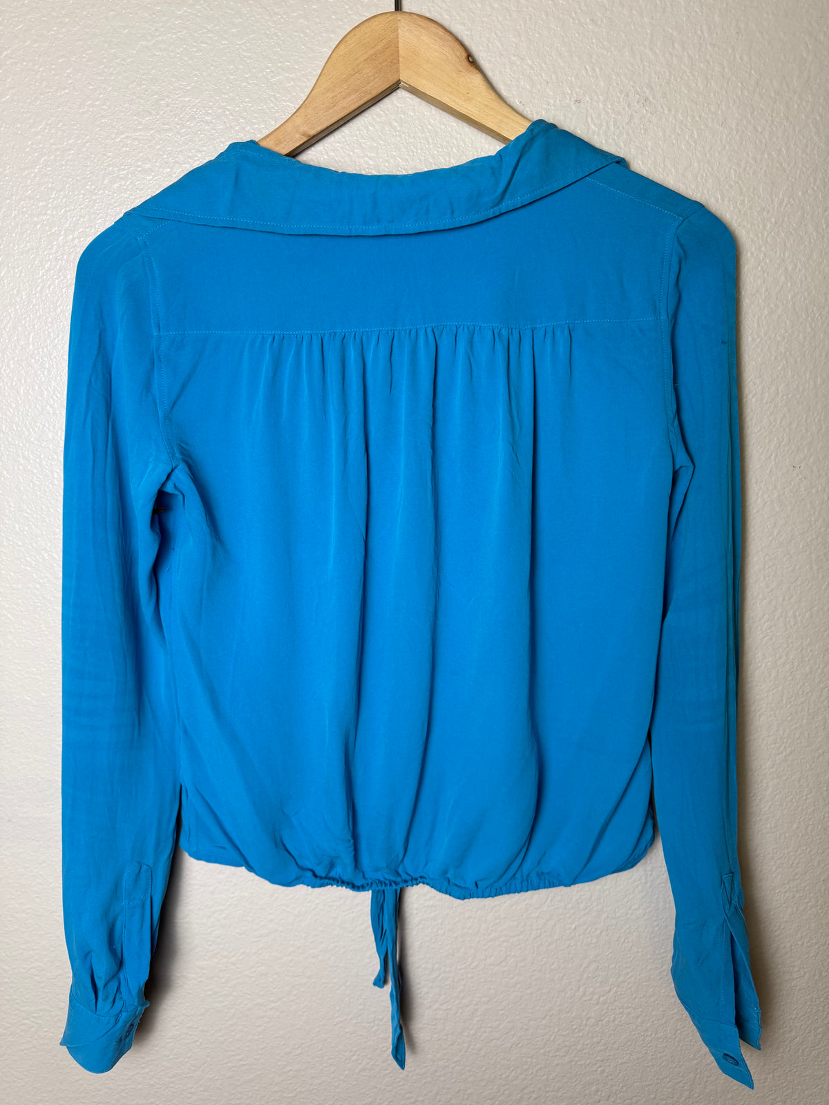 Theory 100% Silk S Blue Button Down Long Sleeve