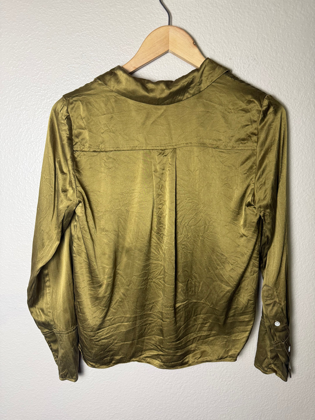 Banana Republic 100% Silk XS Yellow Gold Long Sleeve Button Down