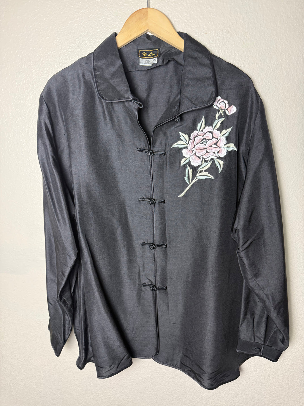 Yi Lin 100% Silk 2XL Black Long Sleeve Button Down with Embroidered Rose