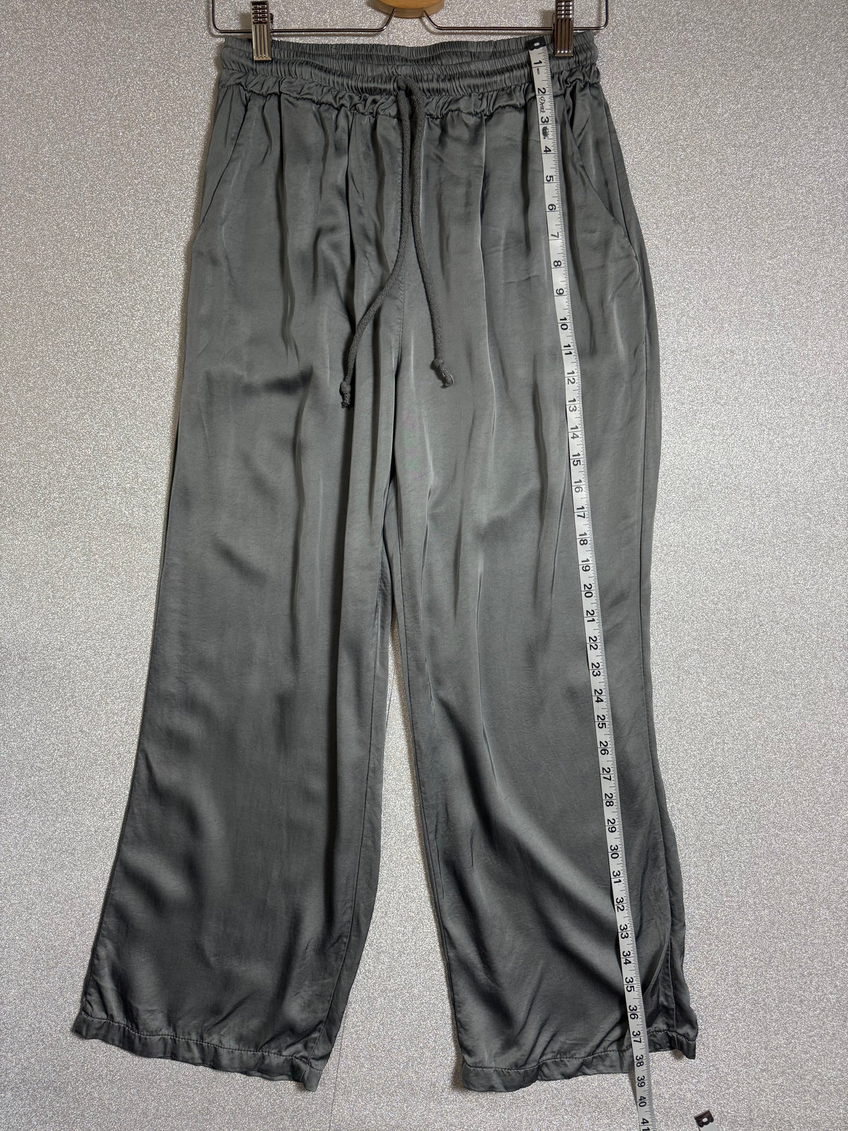 Made in Italy 70% Visocose 30% Silk M Grey Satin Pants