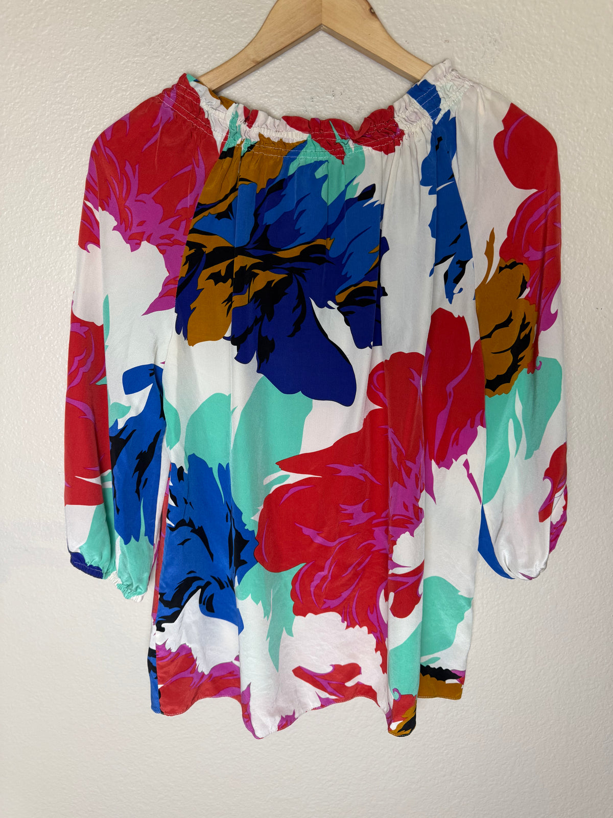 Tibi 100% Silk Size 8 Red Blue and White Floral Print 3/4 Sleeve Shirt