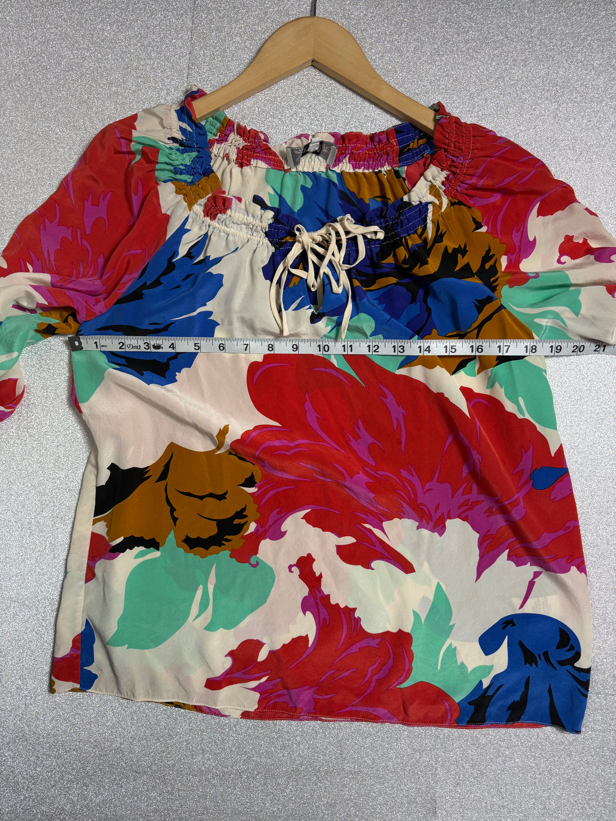 Tibi 100% Silk Size 8 Red Blue and White Floral Print 3/4 Sleeve Shirt