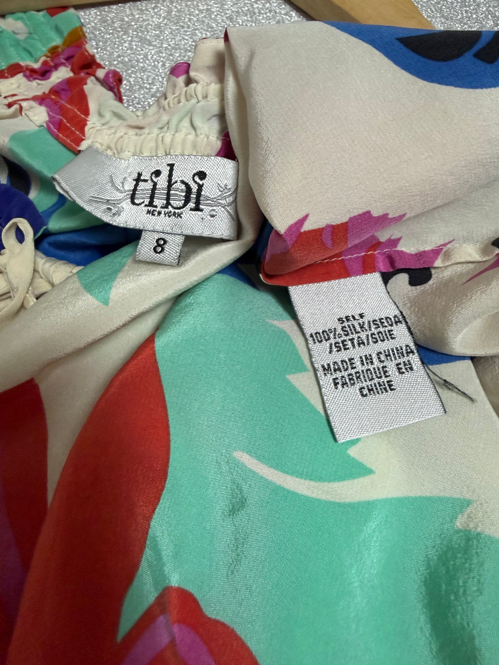 Tibi 100% Silk Size 8 Red Blue and White Floral Print 3/4 Sleeve Shirt
