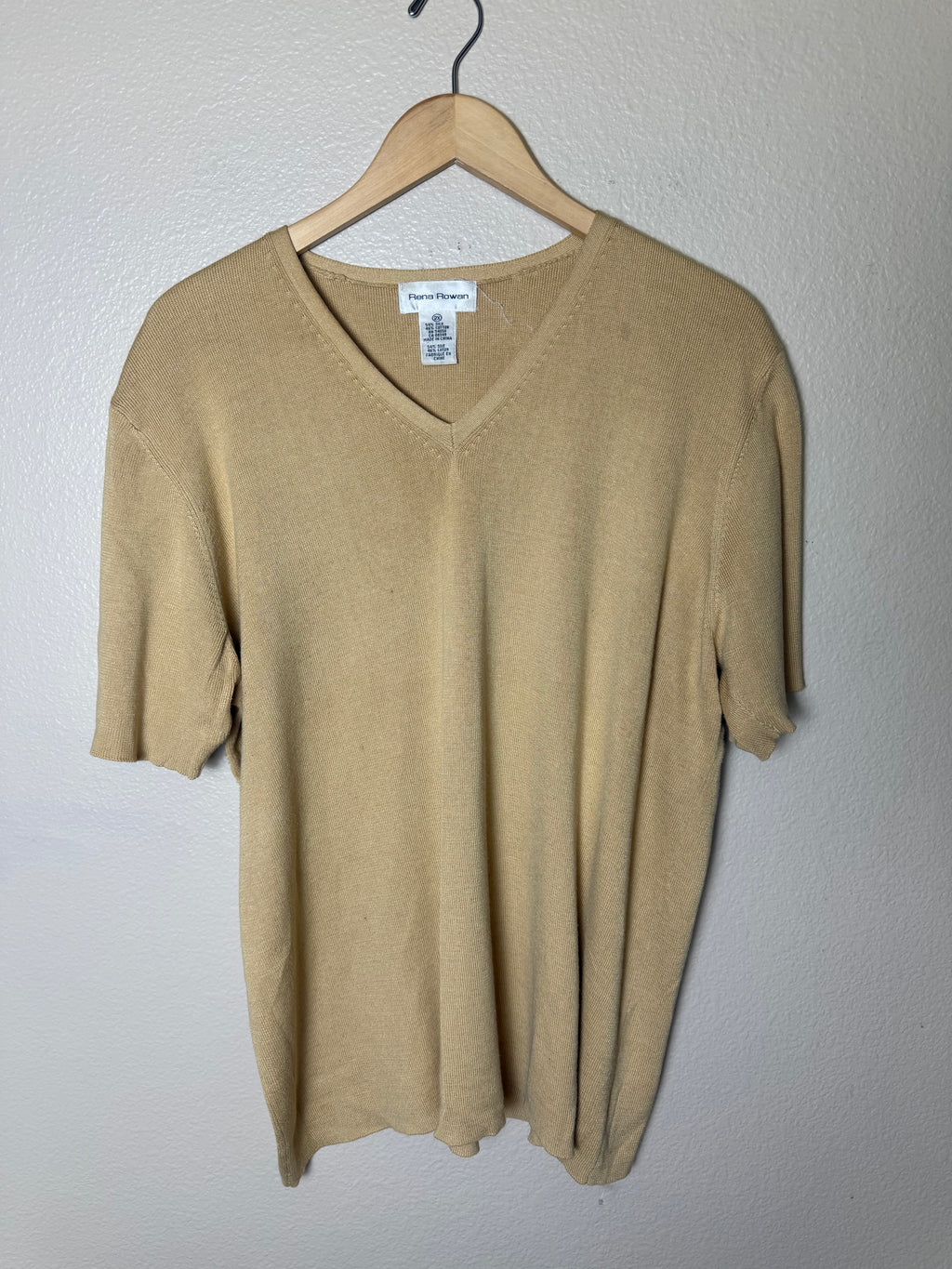Rena Rowan 54% Silk 46% Cotton 2X Beige Knit V-Neck Short Sleeve Shirt