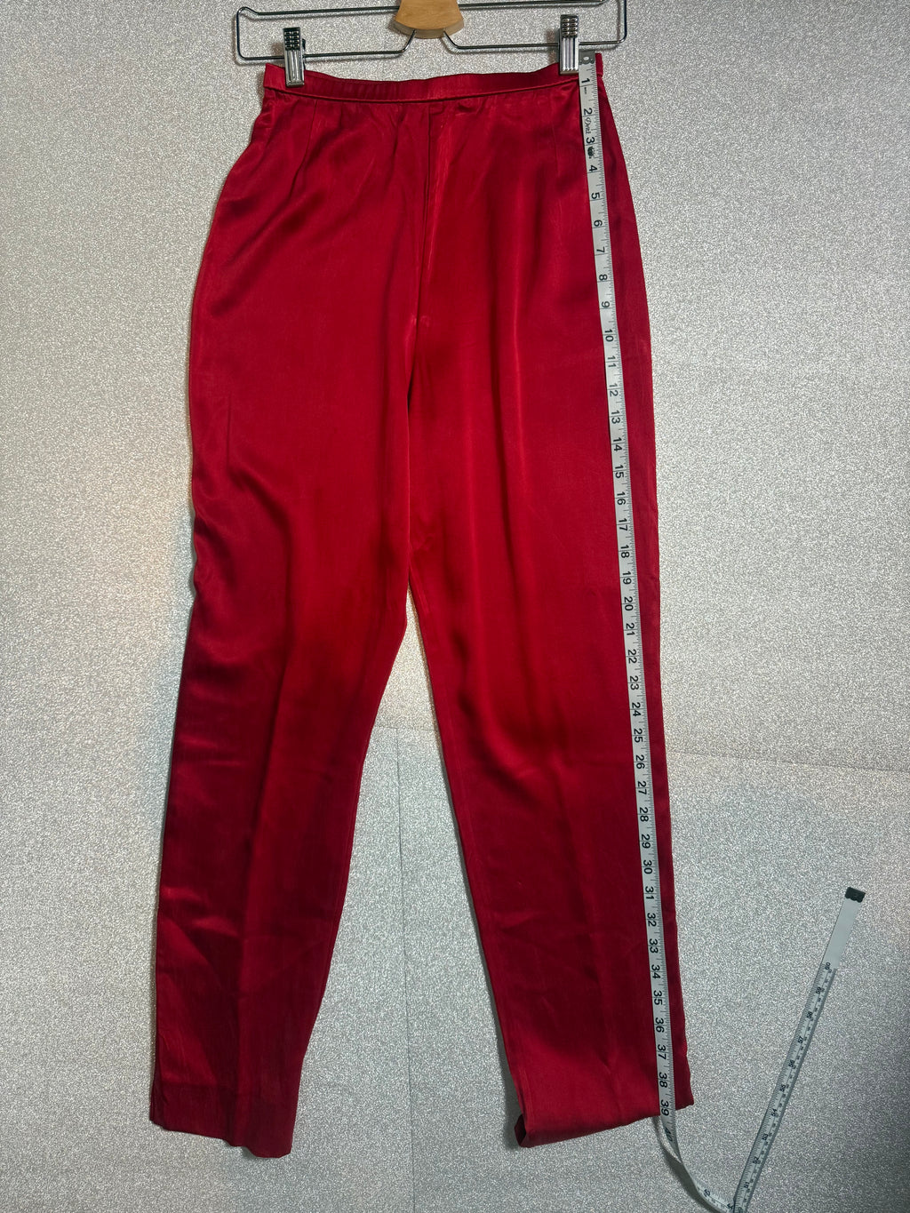 Donna Karan 100% Silk Size 6 Red Taper Leg Pants