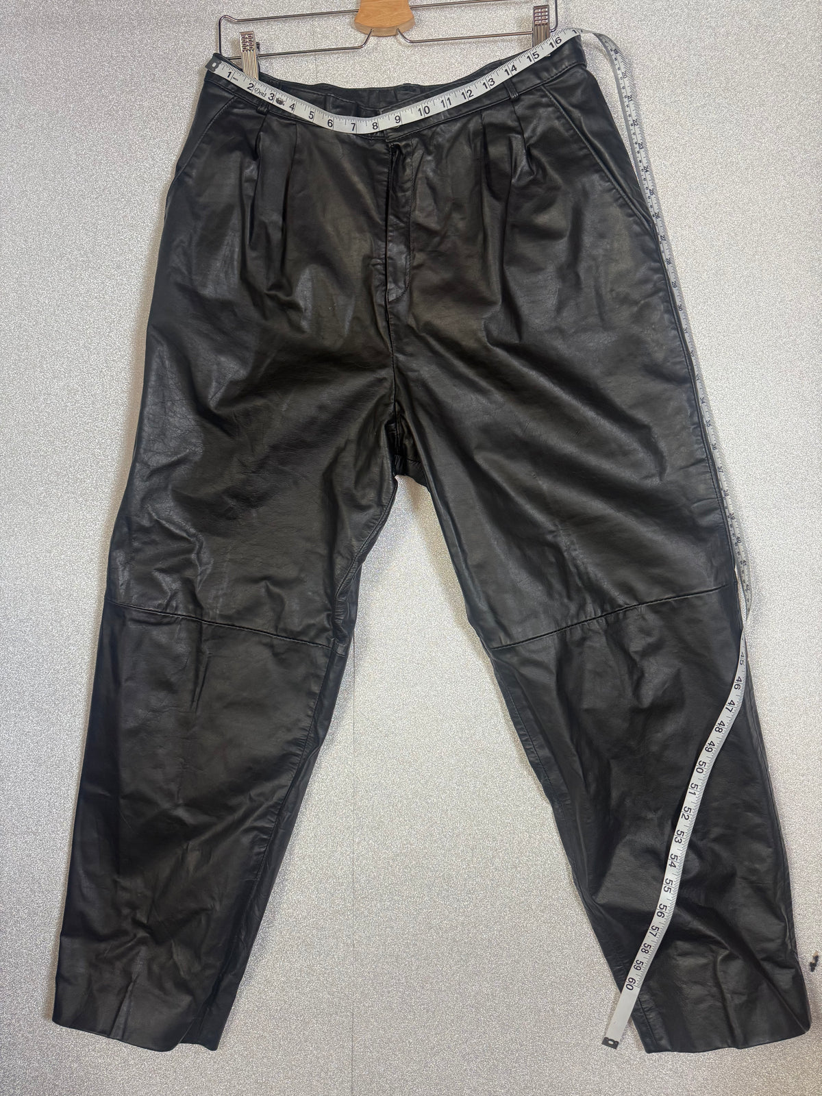 Avanti 100% Leather Size 18 Black Taper Leg Pants