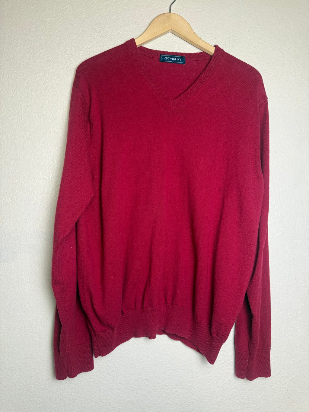 Crown & Ivy 95% Cotton 5% Cashmere L Red V-Neck Sweater