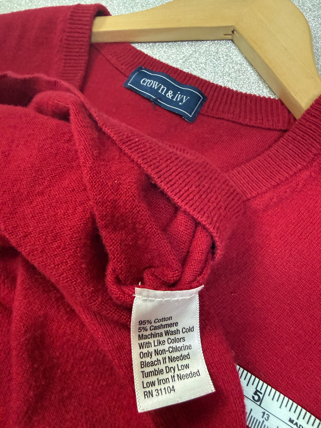 Crown & Ivy 95% Cotton 5% Cashmere L Red V-Neck Sweater