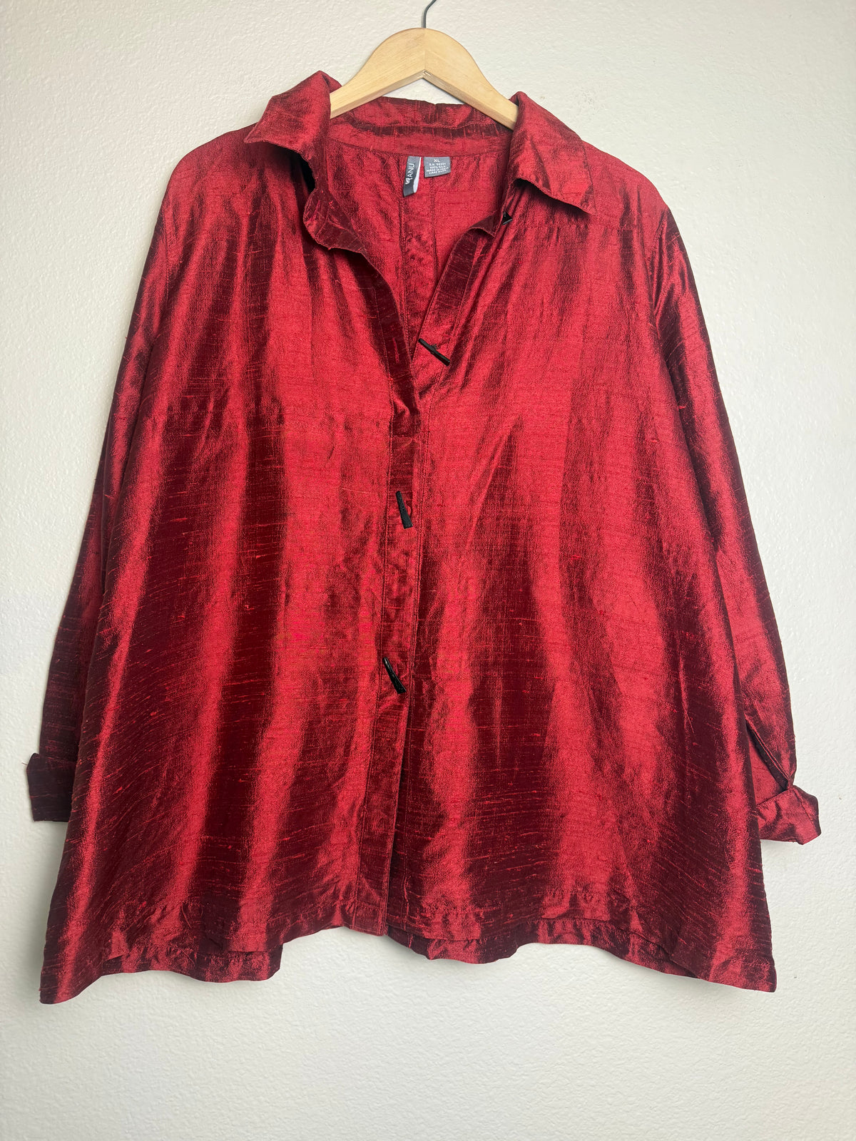 Anu 100% Silk XL Red Collared Button Down