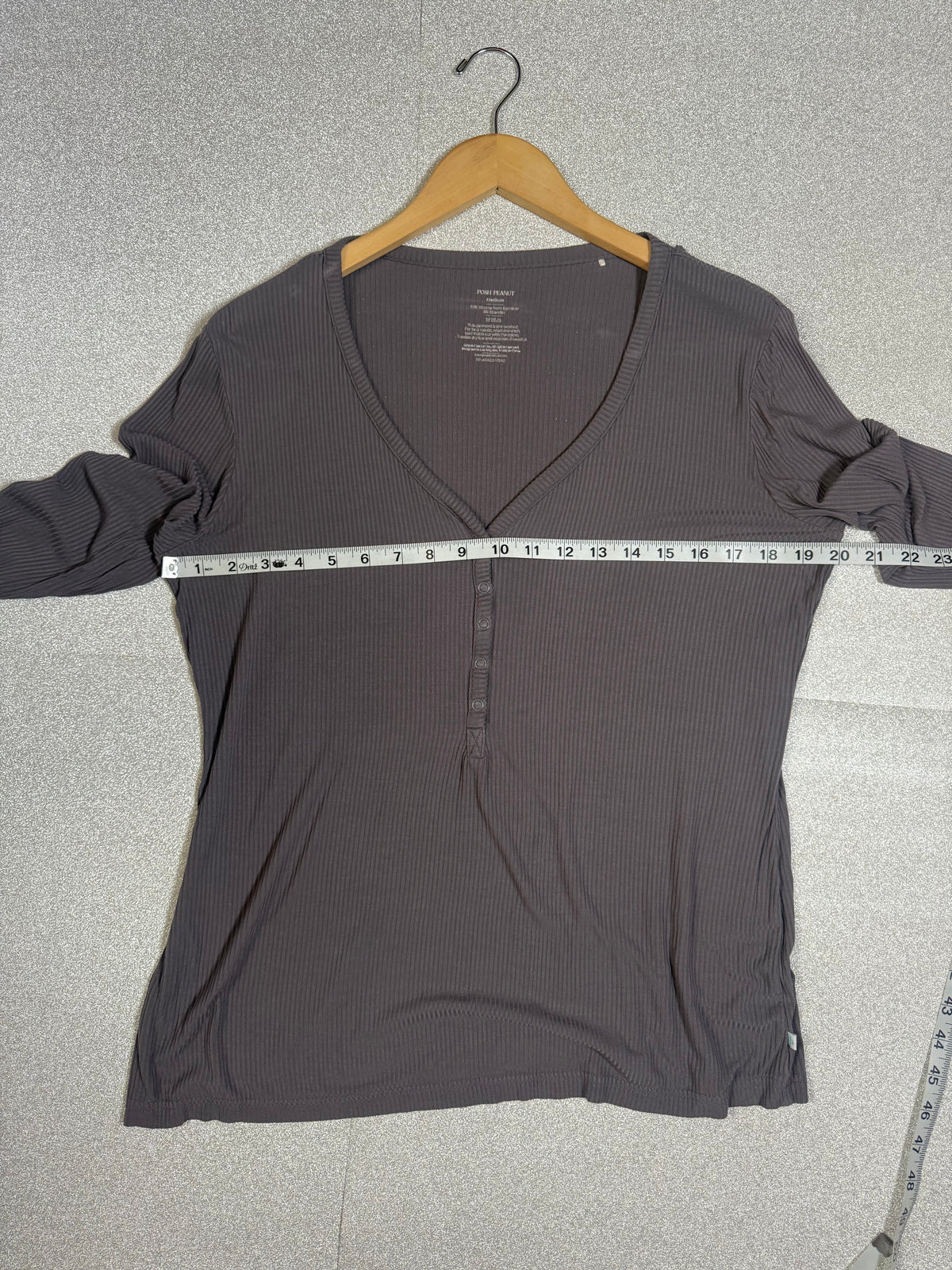 Posh Peanut 95% Viscose 5% Spandex M Grey Long Sleeve V-Neck