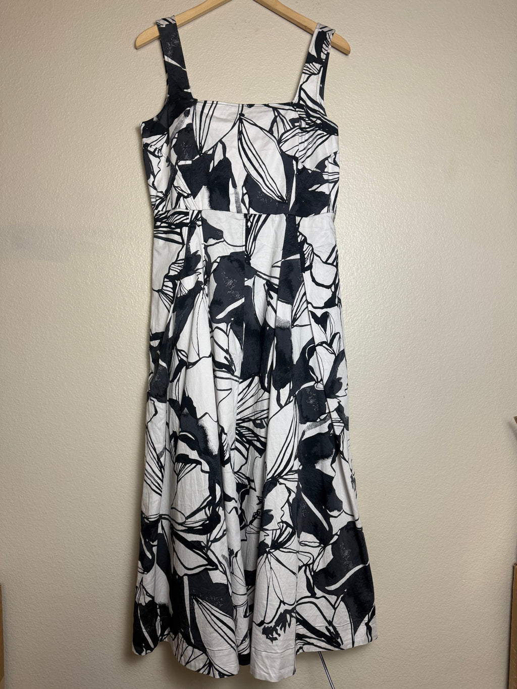 Donna Karan 100% Cotton Size 16 Black and White Plant Print Tank Top Midi Dress