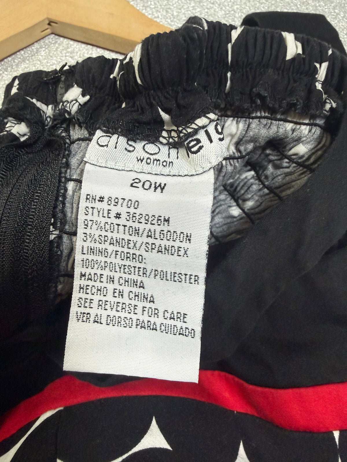 Madison Leigh 97% Cotton 3% Spandex Size 20 Black and White Polka Dot Knee Ress