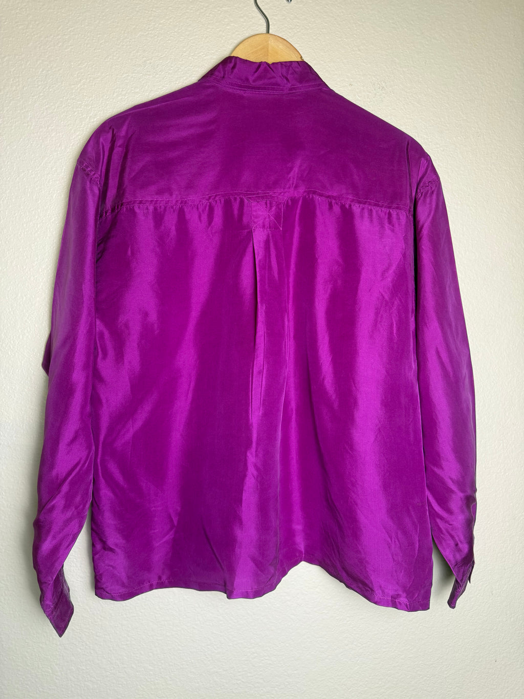 Milagro 100% Silk S Fuchsia Collared Long Sleeve Button Down
