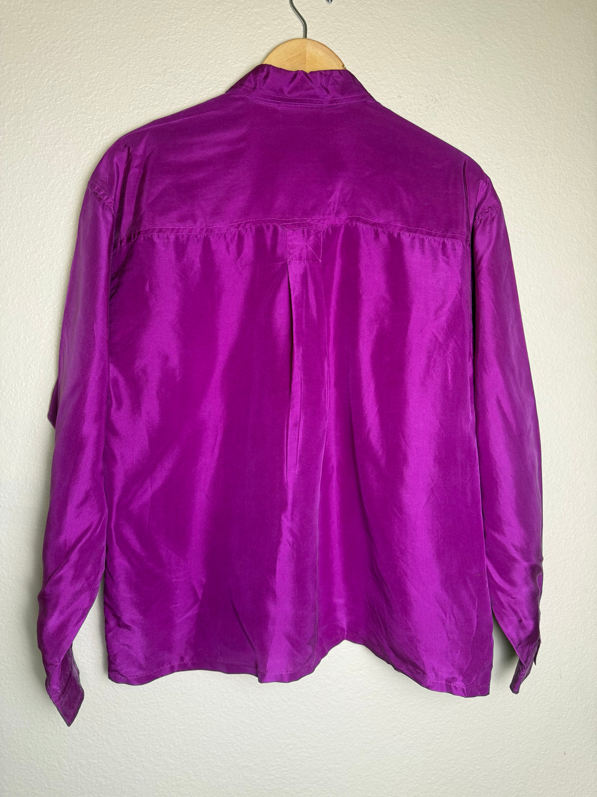 Milagro 100% Silk S Fuchsia Collared Long Sleeve Button Down