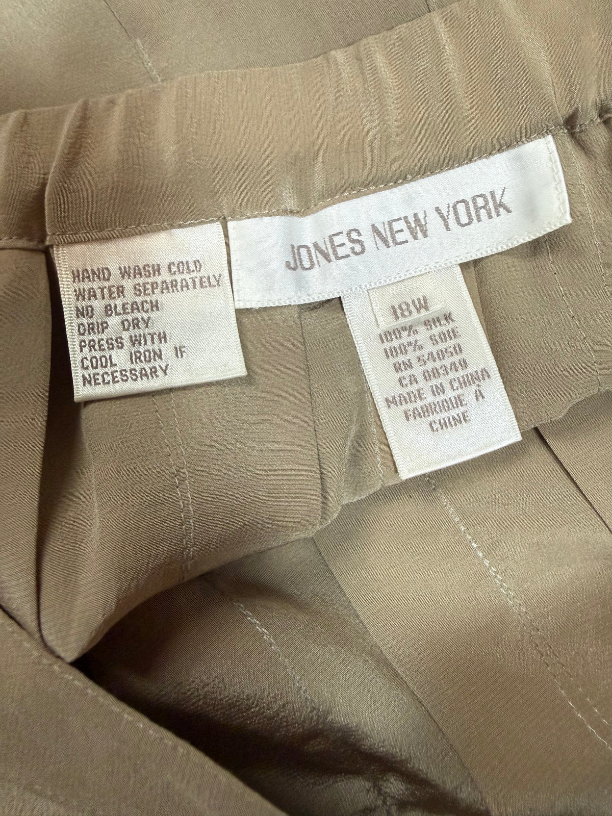 Jones New York 100% Silk Size 18 Beige Pleated Midi Skirt