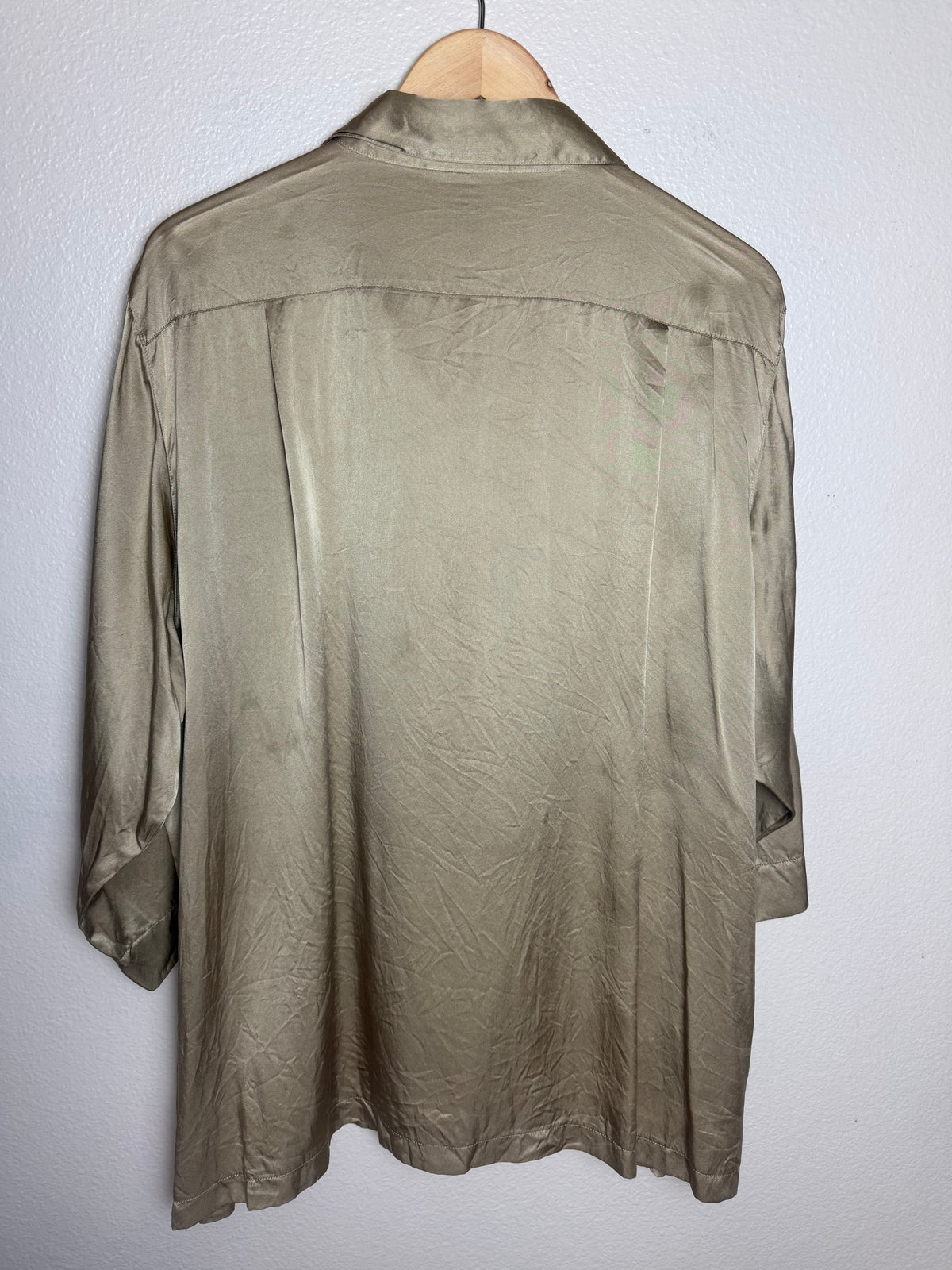 Karen Arnold 100% Silk Beige Collared 3/4 Sleeve Button Down Shirt