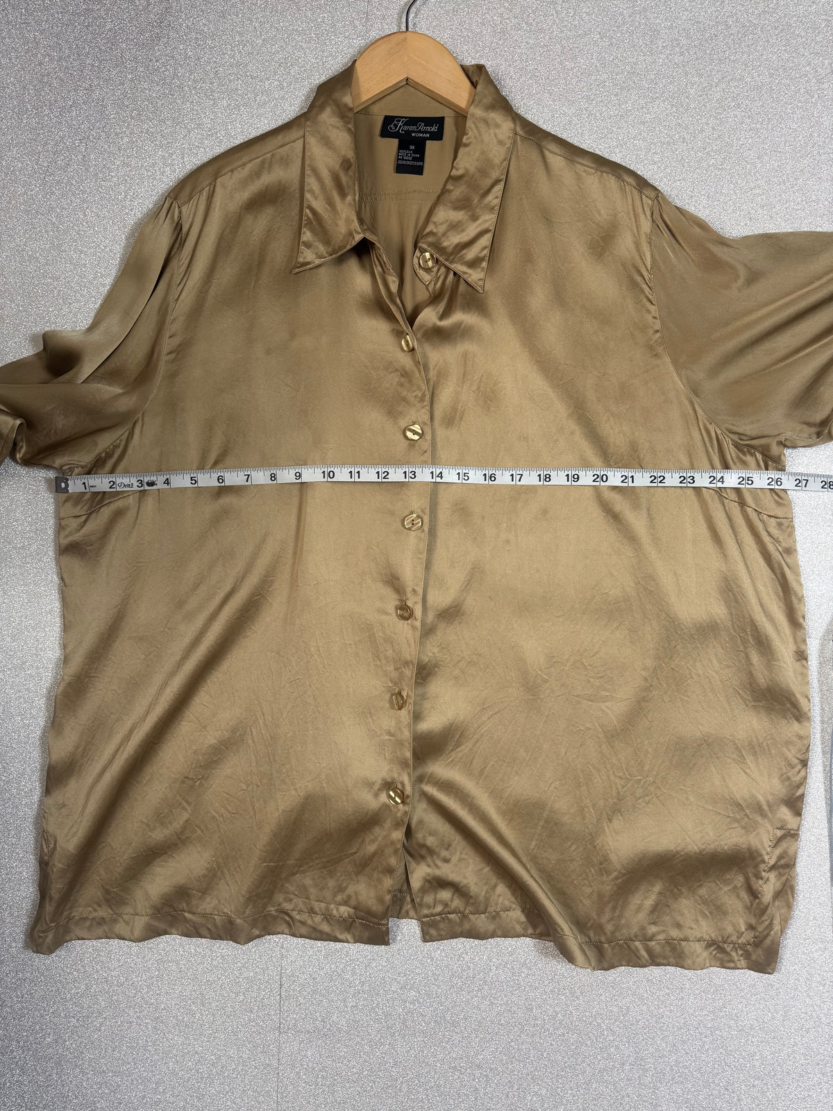 Karen Arnold 100% Silk Beige Collared 3/4 Sleeve Button Down Shirt