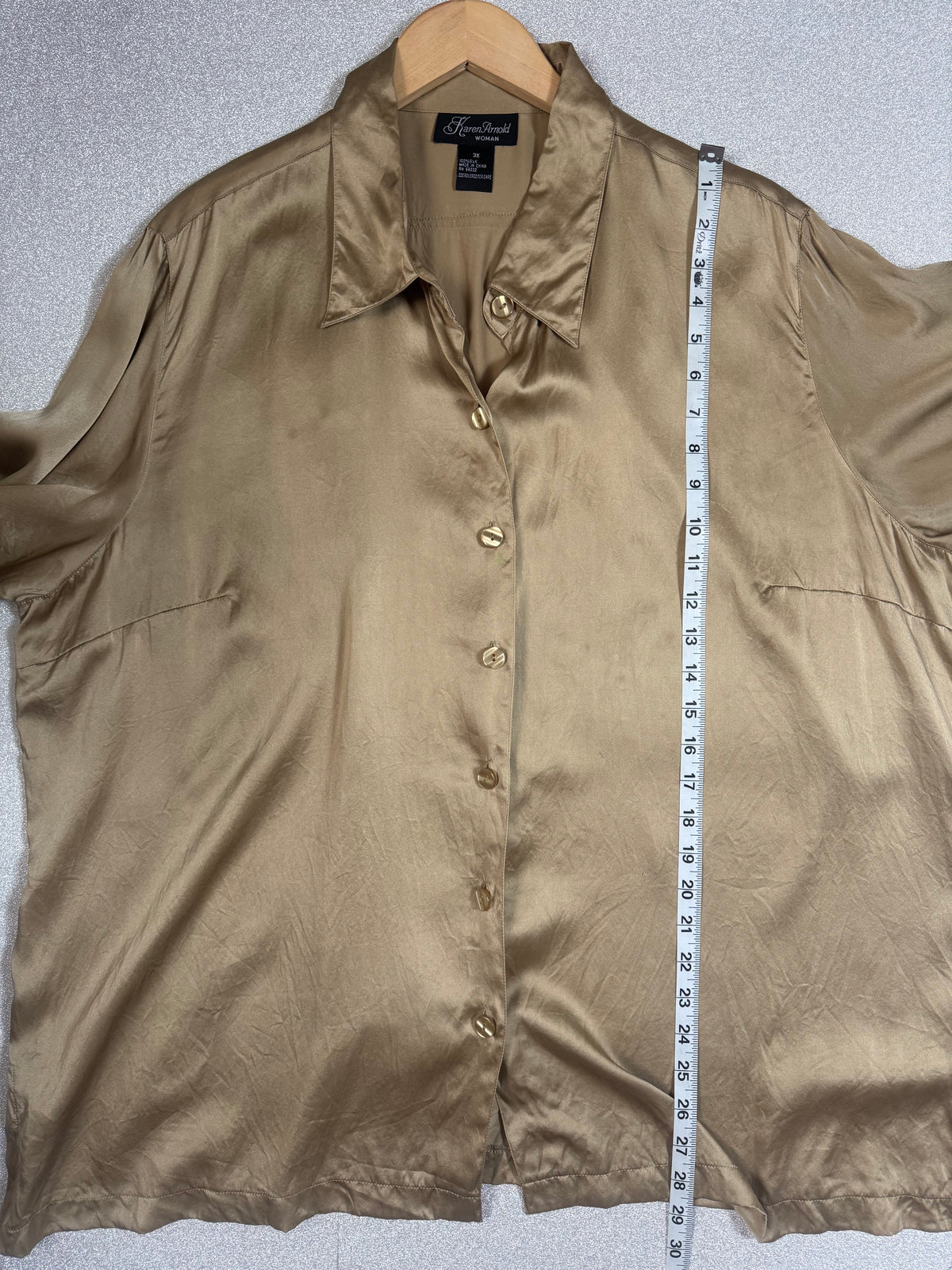 Karen Arnold 100% Silk Beige Collared 3/4 Sleeve Button Down Shirt