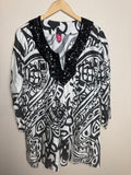 Sandy Starkman 70% Cotton 30% Silk L Black and White Design 3/4 Sleeve Shirt