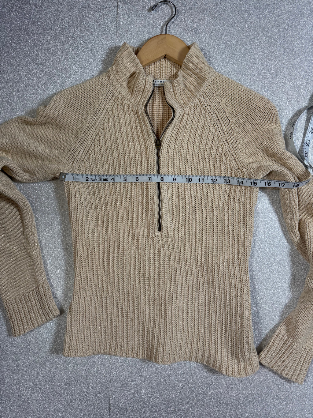 Liz Claiborne 97% Cotton 3% Other Fibers Beige and Metallic Gold Mock Neck Sweater
