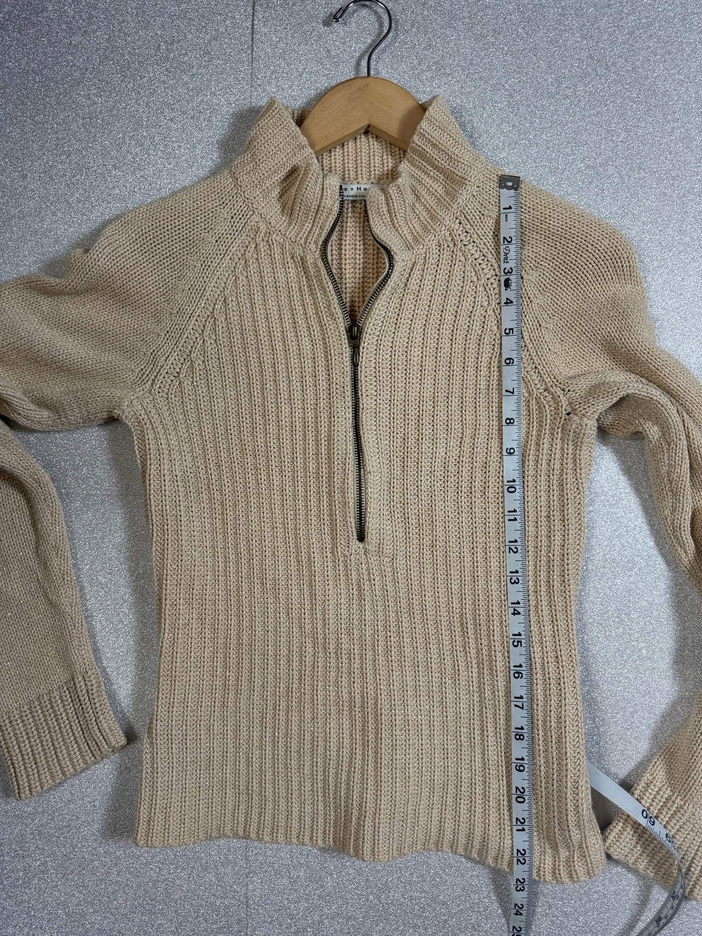 Liz Claiborne 97% Cotton 3% Other Fibers Beige and Metallic Gold Mock Neck Sweater