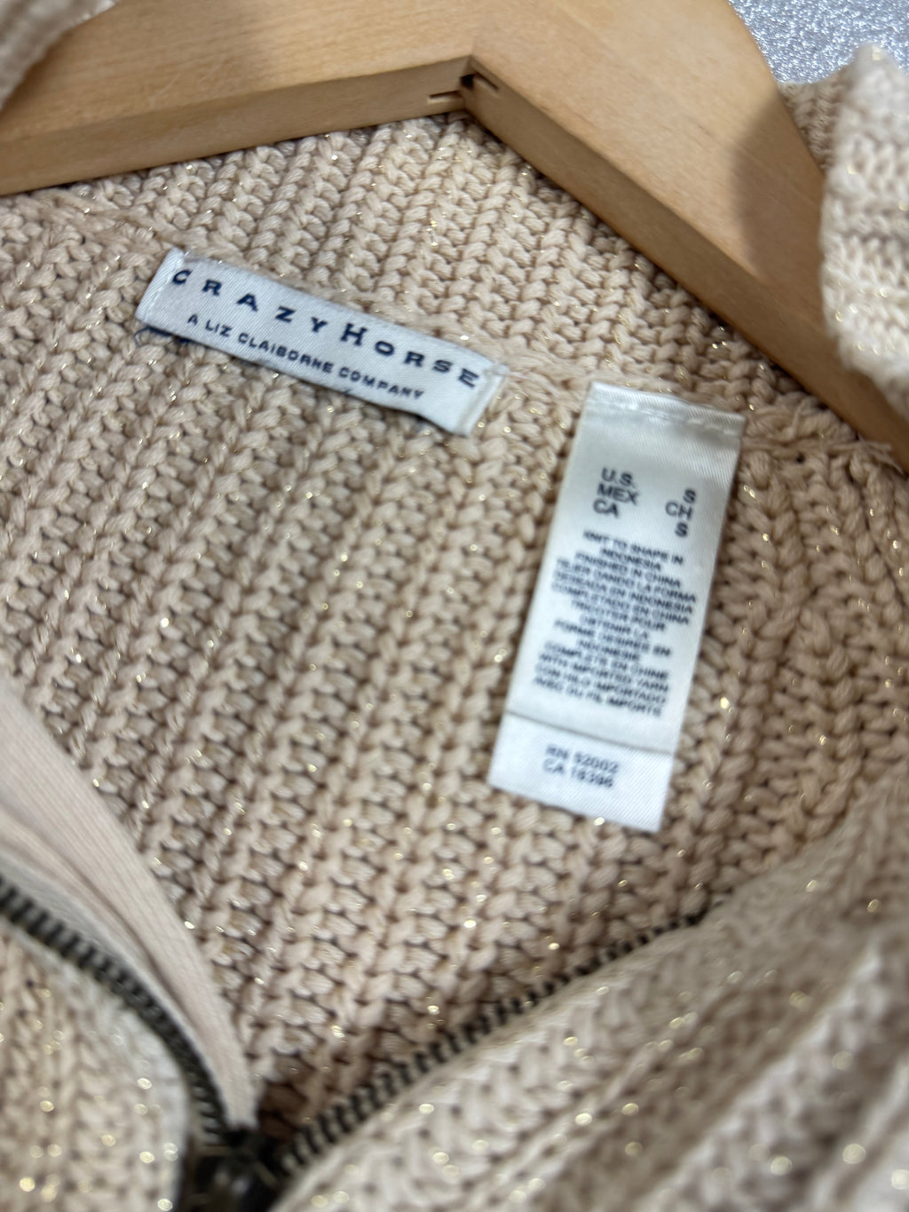 Liz Claiborne 97% Cotton 3% Other Fibers Beige and Metallic Gold Mock Neck Sweater